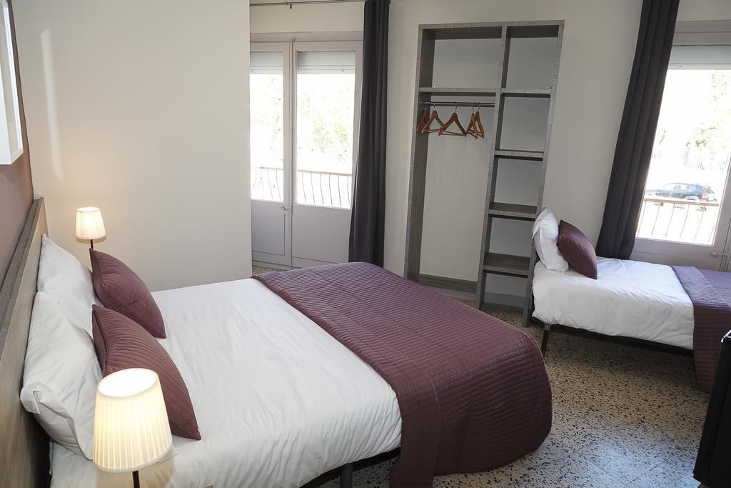 Hostal Fonda Montserrat Cambrils Δωμάτιο φωτογραφία